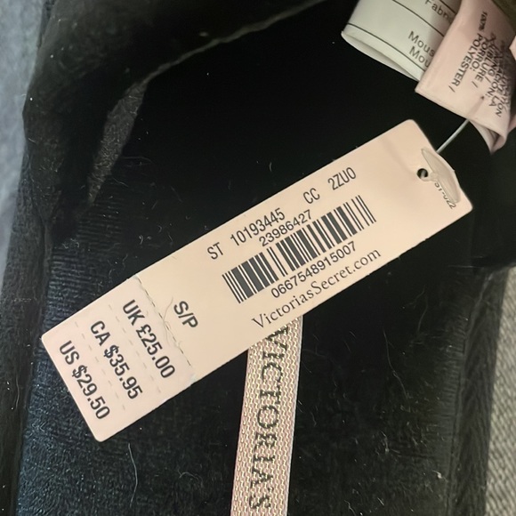 Victoria’s Secret Pom Slippers Black - Picture 4 of 5